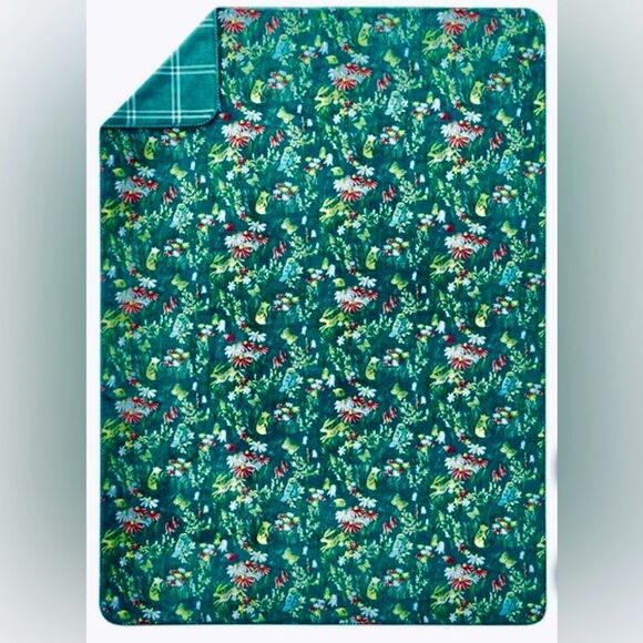 CASUAL LIVING Reversible Luxe Plush Throw 50"X 70" Dark Green White Floral NEW - Picture 2 of 5